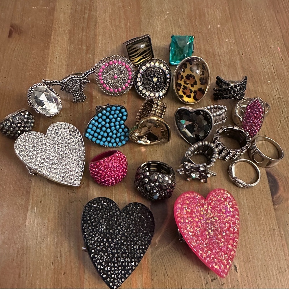 Statement Ring Set costume Jewelry Hearts Bling Crystals Pink Black White Blue